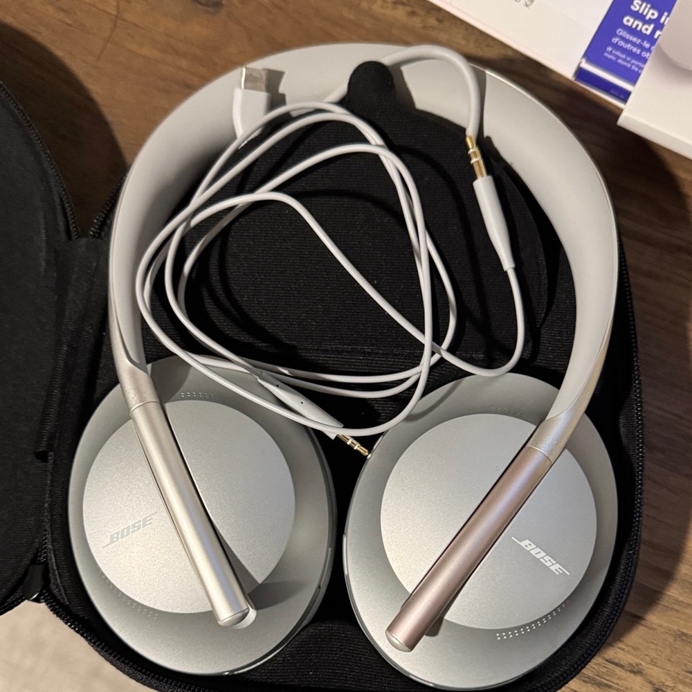 Bose Headphones noise cancellation